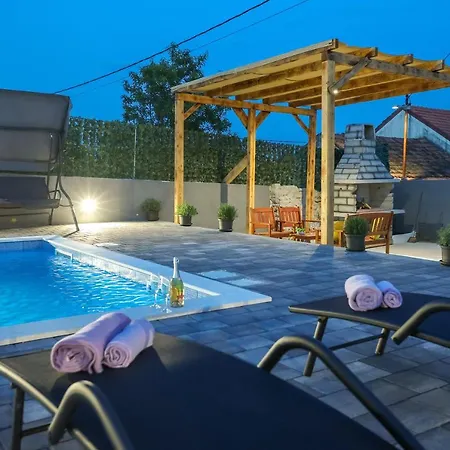 Hébergement de vacances Mia Donje Rastane
