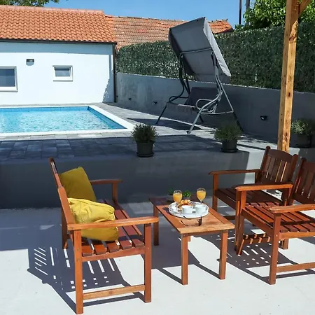 Holiday home Mia Donje Rastane